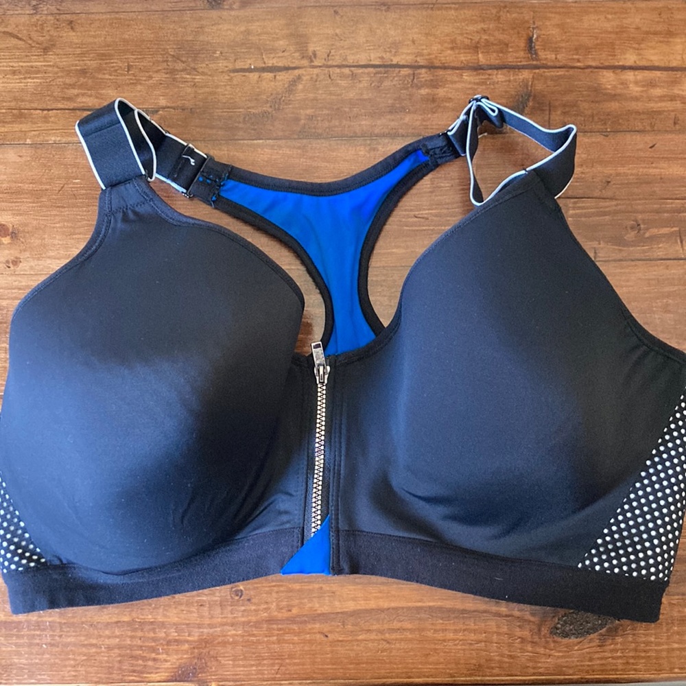 Maidenform sports bra - 40D - zipper front, adjustable straps, underwire